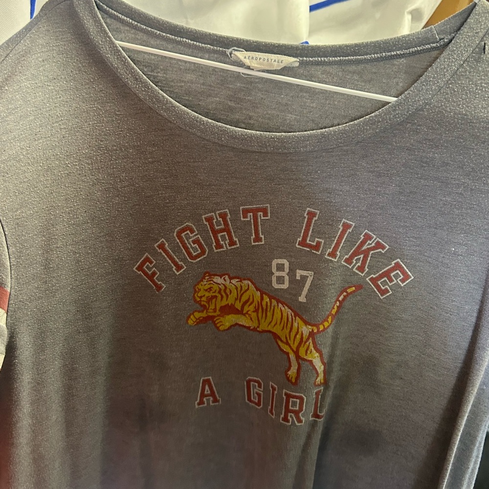 Aeropostale Gray Graphic Tee - Fight Like a Girl